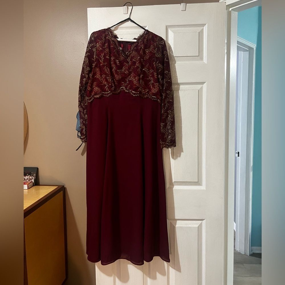 Brunnella Gown dress with lace - Picture 1 of 8